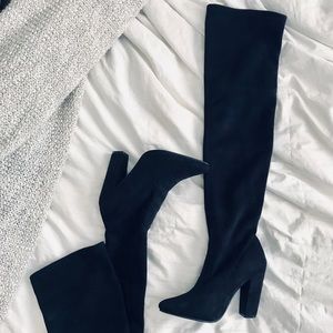 BARELY WORN Steven Madden SuedeBlack KneeHigh Boot